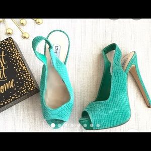 Steve Madden Adin Green Snakeskin Sude Heels